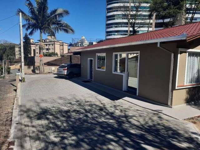 Casa para alugar, 120 m² por R$ 4.232,00/mês - Atiradores - Joinville/SC