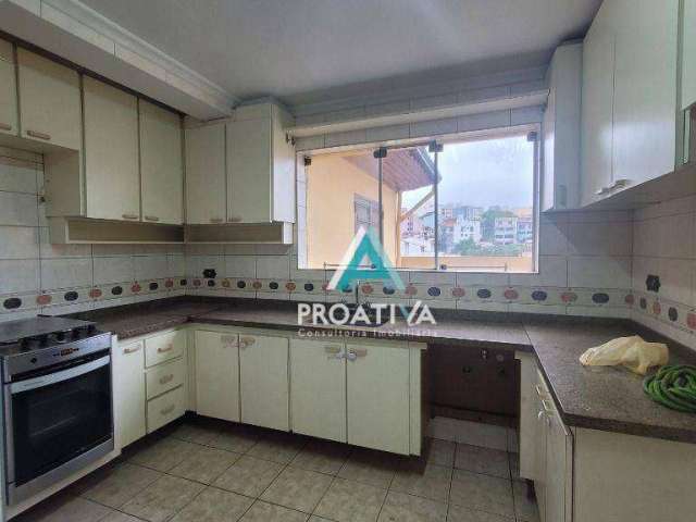 Sobrado com 3 dormitórios para alugar, 251 m² por R$ 4.171,00 - Campestre - Santo André/SP