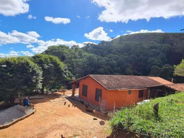 Sítio para Venda em Taubaté, área Rural De Taubaté, 3 dormitórios, 1 suíte, 2 banheiros, 2 vagas