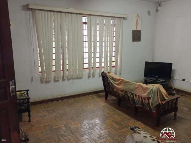 Casa para Venda em Taubaté, Jardim Ana Emilia, 3 dormitórios, 1 banheiro, 6 vagas