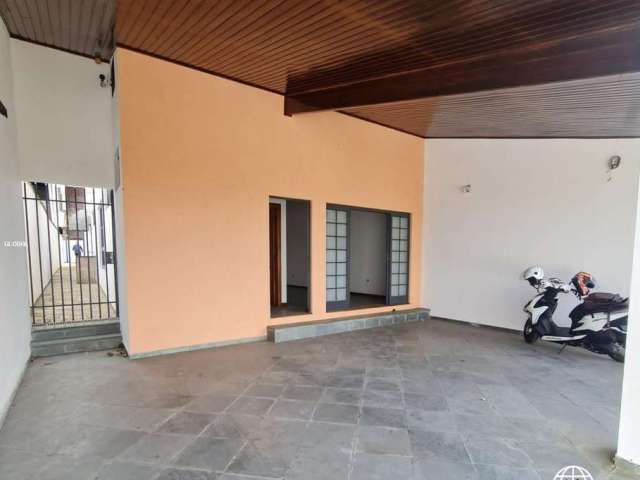 Casa para Venda em Taubaté, Vila São José, 3 dormitórios, 1 suíte, 3 banheiros, 6 vagas