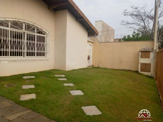 Casa para Venda em Taubaté, Jardim Independência, 3 dormitórios, 1 suíte, 2 banheiros, 3 vagas