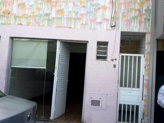 Casa Comercial para Locação em Taubaté, Centro, 2 dormitórios, 1 banheiro