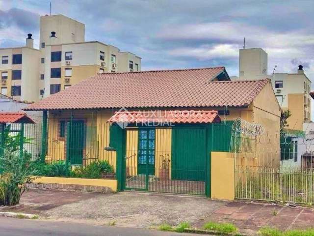 Casa com 3 quartos à venda na Rua Dona Zulmira, 161, Cavalhada, Porto Alegre, 220 m2 por R$ 550.000