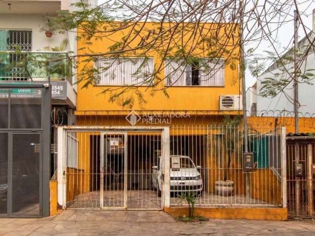 Casa com 3 quartos à venda na Rua Arabutan, 647, Navegantes, Porto Alegre, 240 m2 por R$ 950.000