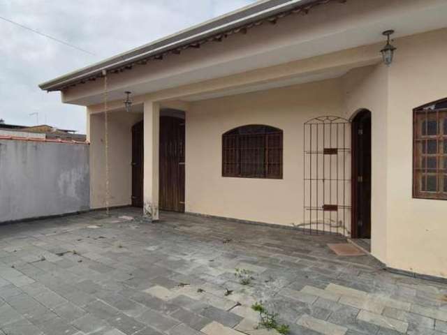 Casa 3 dormitórios para Venda em Itanhaém, Santa Júlia, 3 dormitórios, 1 suíte, 3 banheiros, 5 vagas