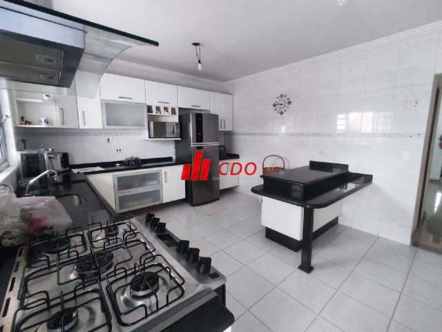 Zona Sul Jardim Catanduva excelente sobrado com 3 suítes sala para 3 ambientes,4 vagas,útil de 183 m²