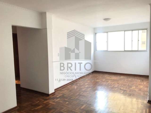 Apartamento com 03 dormitórios, sendo 01 suíte com varanda, 02 vagas de garagem, andar alto, vista panorâmica e próximo ao hospital São Camilo