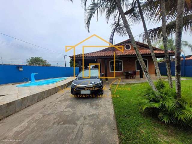 Casa para Venda em Itanhaém, Jardim Grandesp, 4 dormitórios, 1 suíte, 3 banheiros, 5 vagas