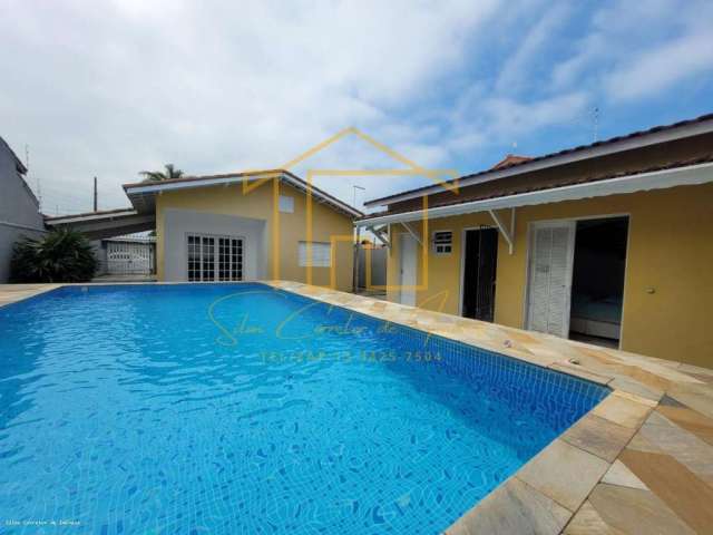 Casa para Venda em Itanhaém, Jardim Grandesp, 3 dormitórios, 2 banheiros, 5 vagas