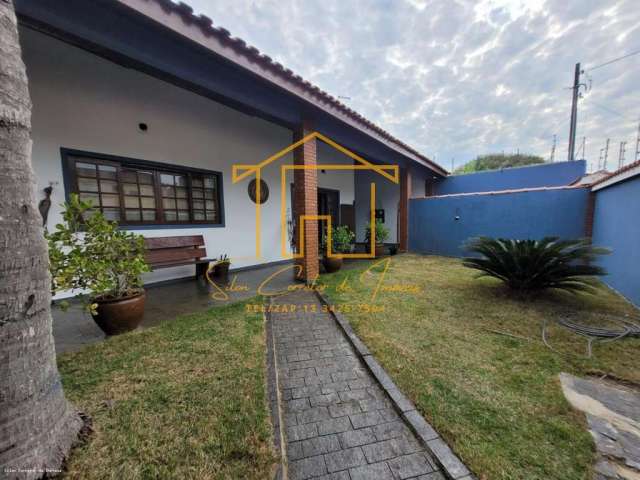 Casa para Venda em Itanhaém, Jardim São Fernando, 5 dormitórios, 1 suíte, 2 banheiros, 8 vagas