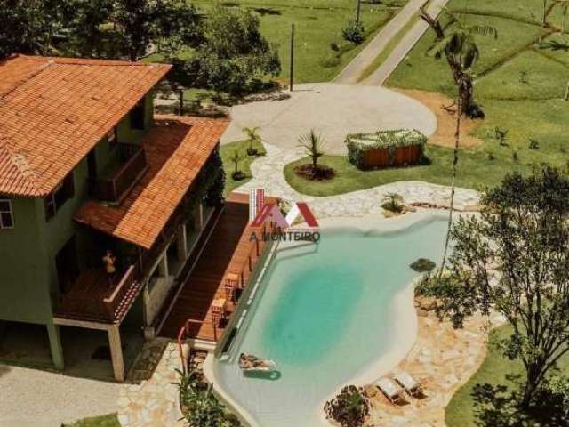 Incrível propriedade cinematográfica com 2 casas e  piscina natural com paisagismo em área de 65.000m²