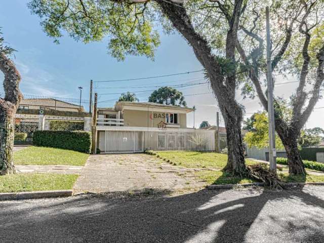 Casa com 4 quartos à venda na Avenida Edgard Stellfeld, 85, Jardim Social, Curitiba, 328 m2 por R$ 1.700.000