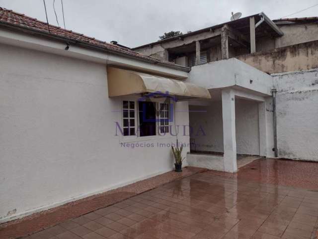 Casa 3dorm, suíte, 3 vagas, mais 2 edículas no Monte Castelo