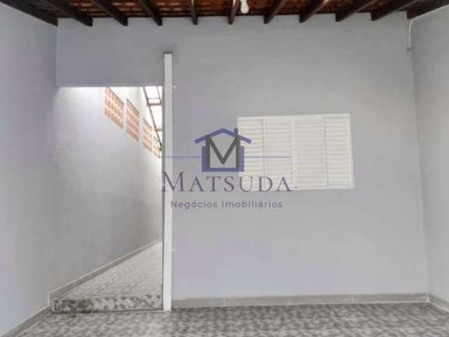 Casa Térrea com 2 Dormitórios,  2 Vagas, 65M² Monte Castelo.