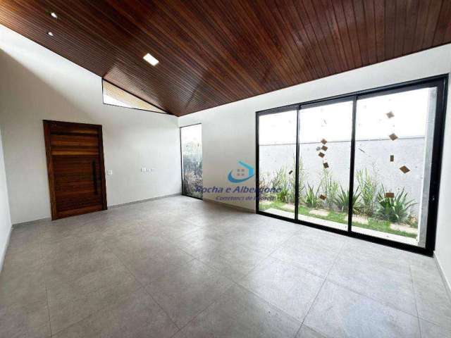 Linda Casa nova Condomínio Bellevie 3 suítes Amplas Salas Gourmet integrado Piscina Aquecida Lavabo Armários Cozinha/Lavanderia Estuda Permuta