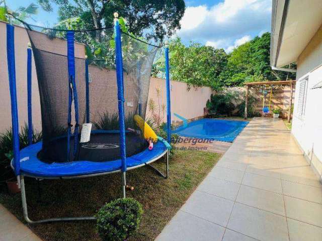 Venda ou Locação. Ótima Casa Térrea com 04 Quartos, piscina, no Jd. Mediterraneo, Londrina - PR.