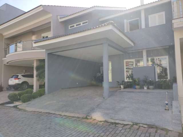 Casa em Condomínio à venda com 3 dormitórios, 198m²