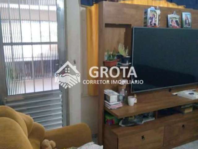 Sobrado Frontal no Conjunto Residencial Prestes Maia - 120m² - 3 Dormitórios - 1 Vaga