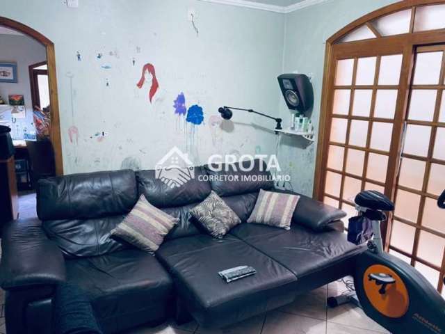 Lindo Sobrado para Venda no bairro Parque Colonial, 3 dorm, 2 vagas