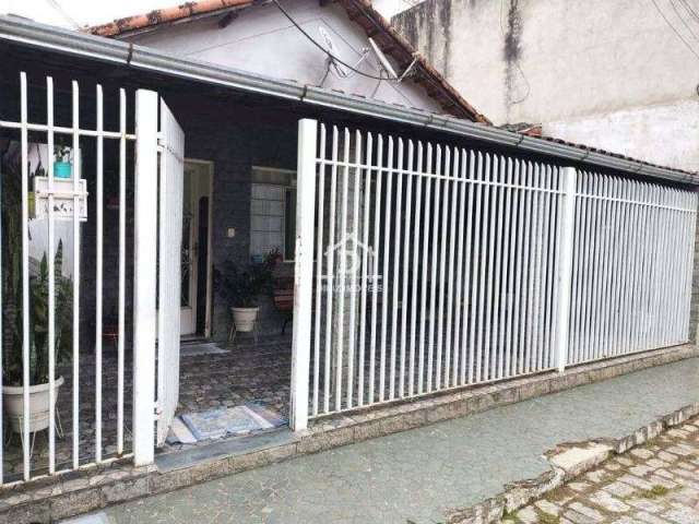 Casa à venda no Centro de Engenheiro Passos, Resende/RJ - 3 quartos