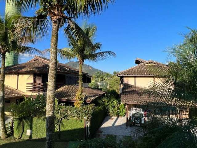 Casa em condominio frente ao mar na barra do uná.