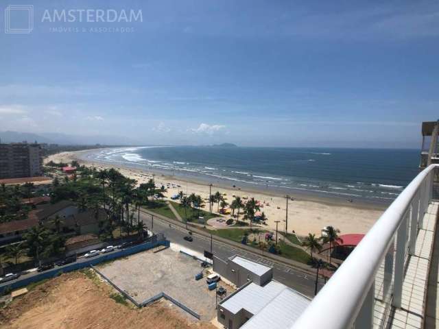 Cobertura duplex frente ao mar com 3 dormitórios e com vista do sol da manhã.