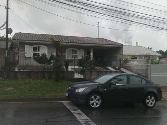 Casa com 5 quartos à venda na Rua Papagaio, 444, Capela Velha, Araucária, 180 m2 por R$ 430.000