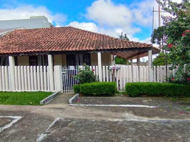 Casa com 3 quartos à venda na Rua Sergipe, 32, Iguaçu, Araucária, 54 m2 por R$ 484.000