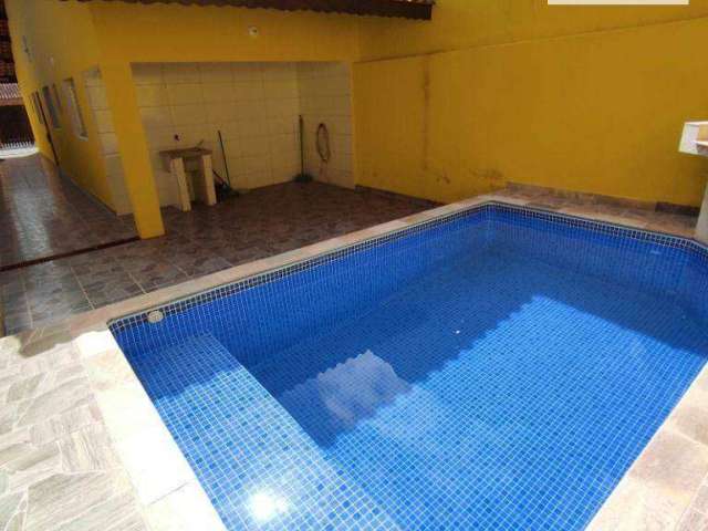 Casa nova com piscina 400 metros da praia