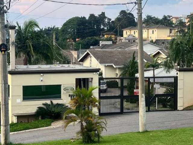 Casa á venda em condomínio próximo a avenida Lucas em Atibaia