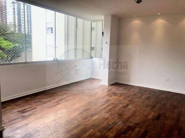 Vila Nova Conceição - Excelente apto 205m², 4 dormitórios sendo 3 suítes (todos com ar condicionado), 3 banheiros + 1 lavabo, dependência de serviço completa, 2 vagas.