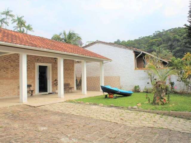 Casa com 3 quartos à venda na Enseada, Ubatuba  por R$ 1.100.000