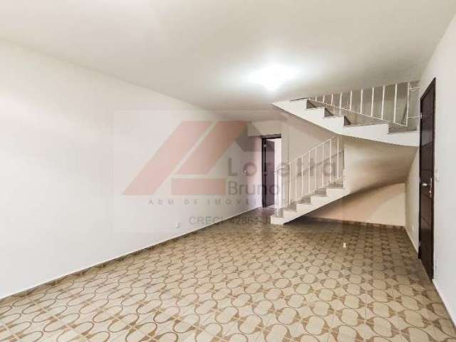 Vila Sônia, Casa 156m², 3 dormitórios, 2 banheiros, Living amplo,2 terraços, quintal com churrasqueira, 2 vagas!. òtima localização