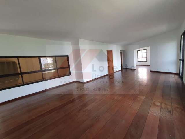 Real Parque - Apto. 251m², com 4 dormitórios sendo 2 suítes uma padrão e outra máster com closet, living amplo para 3 ambientes, varanda, cozinha grande, dep. de empregada, 4 vagas.