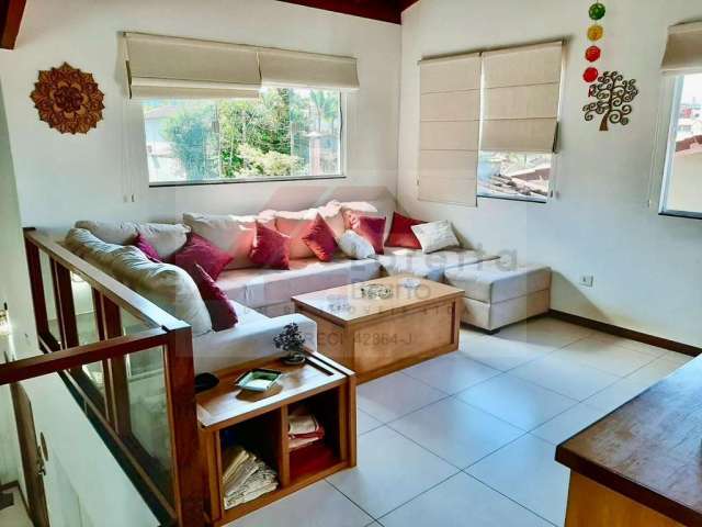 Casa com 4 quartos à venda em Toninhas, Ubatuba  por R$ 1.600.000