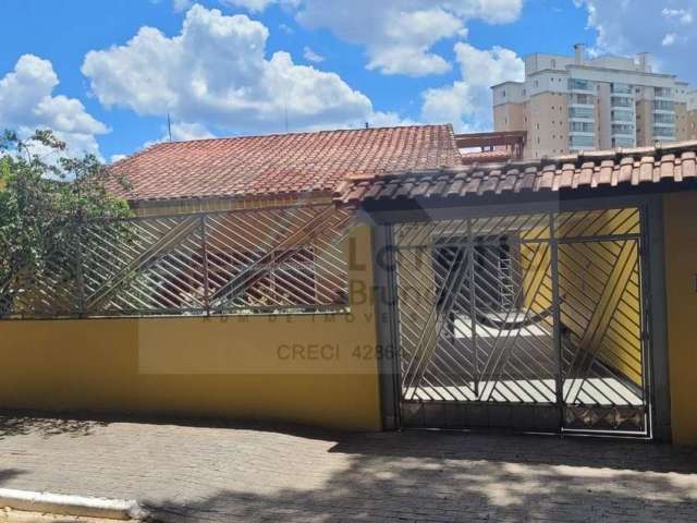 Jardim Germania - Casa térrea 250m², com 3 dormitórios sendo 1 suíte, 3 banheiros, sala com 2 ambientes, 3 vagas portão automático. Estuda permuta por apartamento de menor valor.