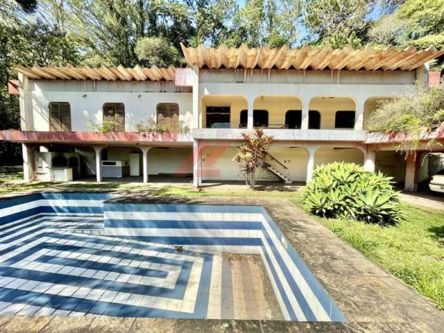 Imperdível casa para venda ou locação em Cotia-SP, Jardim Colibri: 4 quartos, 2 suítes, 3 salas, 4 banheiros, 6 vagas de garagem, 700m².