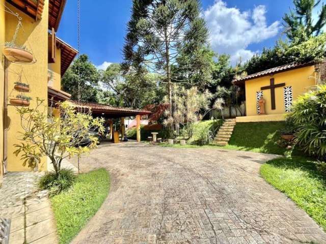 Casa de luxo à venda em Carapicuíba-SP, Chácara Vale do Rio Cotia: 4 quartos, 2 suítes, 3 salas, 4 banheiros, 6 vagas de garagem, 336,07 m² de área.