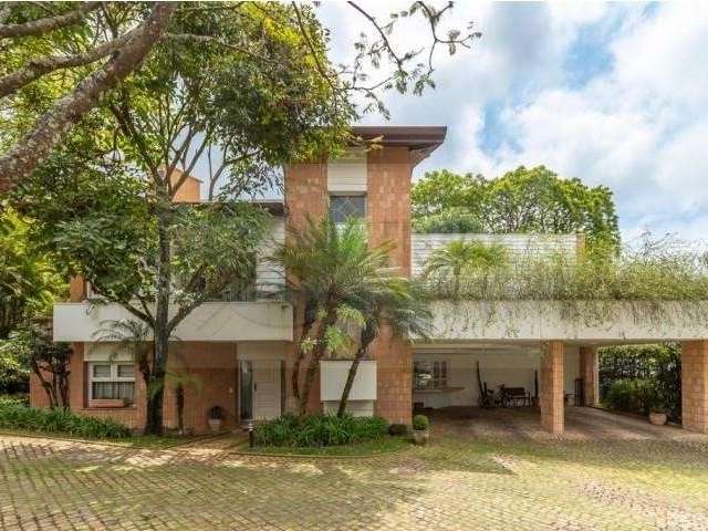 VILA CORDEIRO, Linda casa em condomínio fechado 1100m², 4 suíte, ambientes amplos, sala de estar/jantar, lavabo, escritório, rico em armários, quintal com piscina, 5 vagas