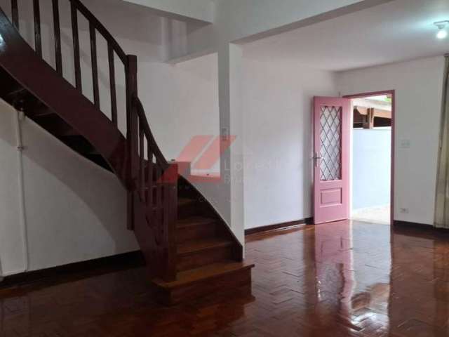 Excelente oportunidade de locação: Casa com 3 quartos, 1 sala, 2 banheiros e garagem na Chácara Santo Antônio, São Paulo-SP!