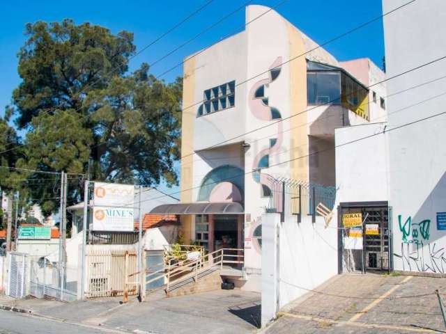 JABAQUARA PRÉDIO COMERCIAL 460M²,  2 banheiros em cada andar, e um banheiro na garagem, 6 vagas na garagem, e 3 vagas na frente da loja.