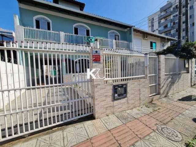 Casa com 5 quartos à venda na Rua Coronel Américo, --, Barreiros, São José por R$ 1.200.000