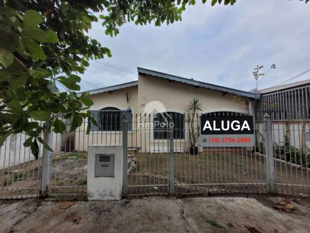 Casa de frente com 2 quartos 1 banheiro 2 vagas para aluguel no Taquaral em Campinas-SP