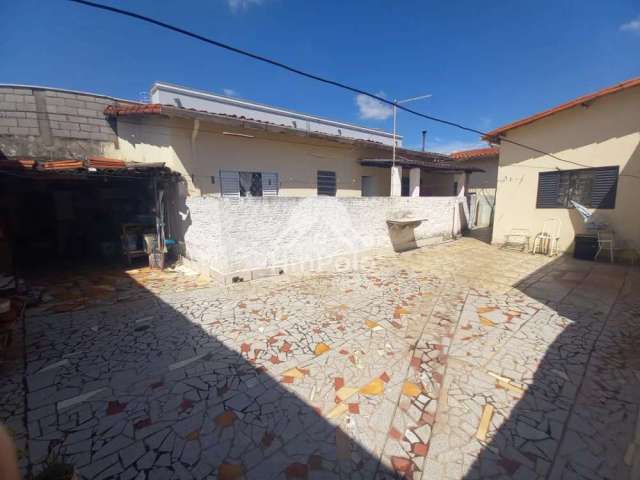 Casa com 3 quartos, 3 vagas, com edícula à venda no Parque Taquaral em Campinas/SP