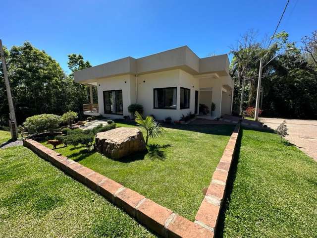 Casa Semimobiliada De 2 Quartos À Venda No Bairro Bavária