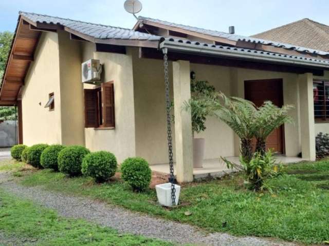 Casa térrea semimobiliada a venda em Nova Petrópolis