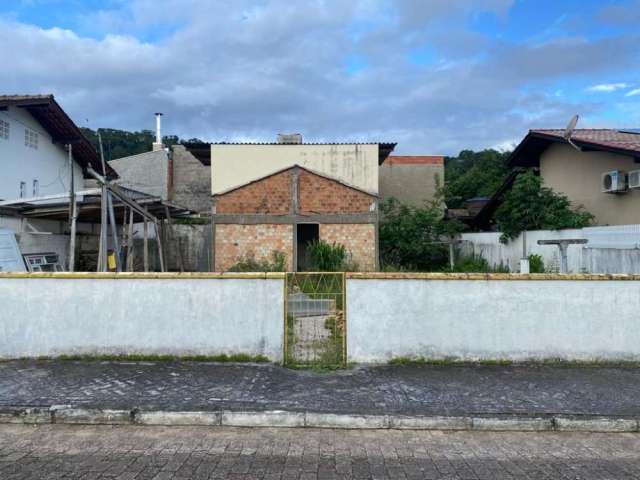 Excelente Terreno com 15 metros de frente - Bairro Água Verde