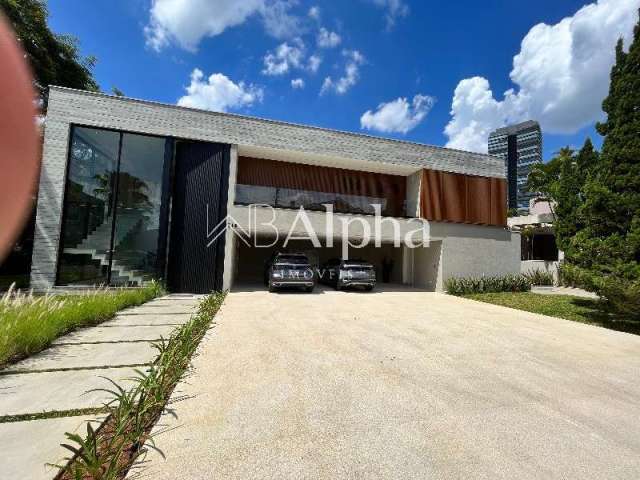 Casa de alto padrão à venda no Residencial Alphaville 2 em Barueri - SP