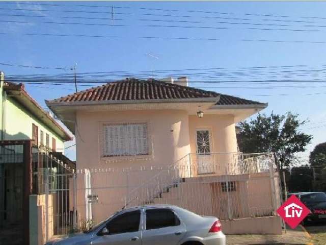 Casa com 3 quartos à venda na Tupy, 81, Pio X, Caxias do Sul por R$ 500.000